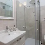 Σπίτι διακοπών 4 Bedroom Lovely In *