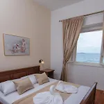 4 Bedroom Lovely In Σπίτι διακοπών *
