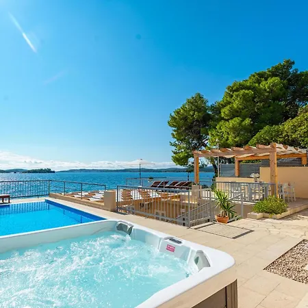 4 Bedroom Lovely In 奥瑞比克