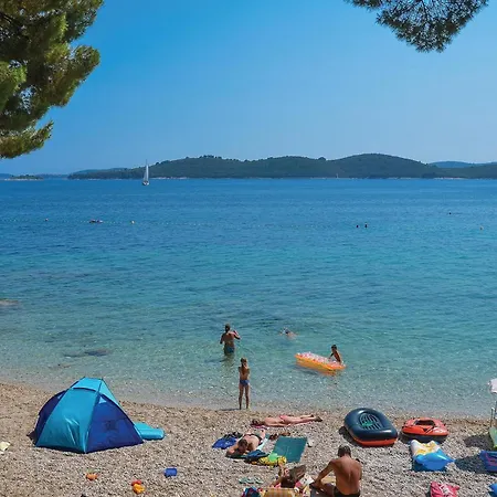 4 Bedroom Lovely In 度假居 *