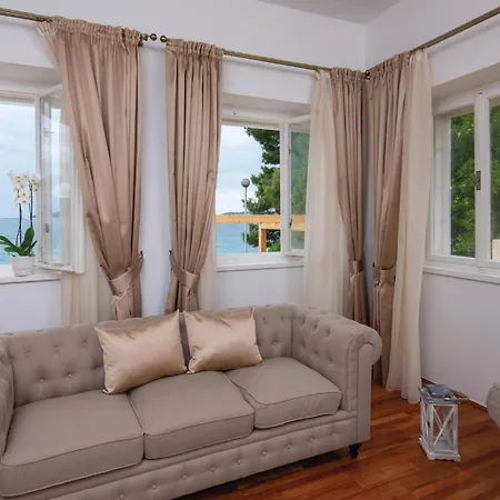 4 Bedroom Lovely In *