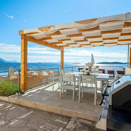 4 Bedroom Lovely In Orebić