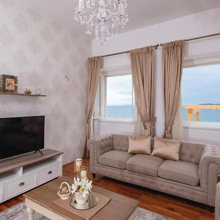 4 Bedroom Lovely In * Orebić