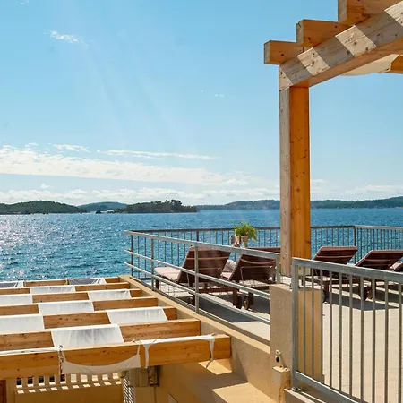 Hébergement de vacances 4 Bedroom Lovely In *