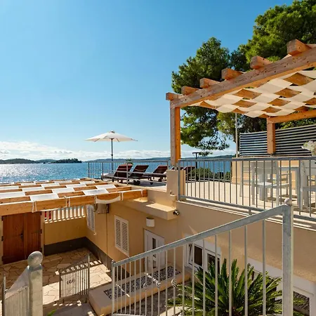 4 Bedroom Lovely In Hébergement de vacances *