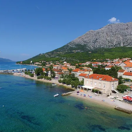 Дом отдыха 4 Bedroom Lovely In