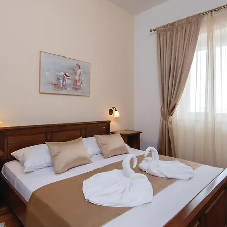 4 Bedroom Lovely In *