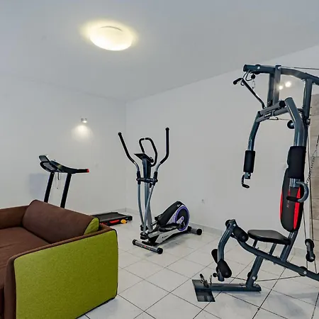 4 Bedroom Lovely In *