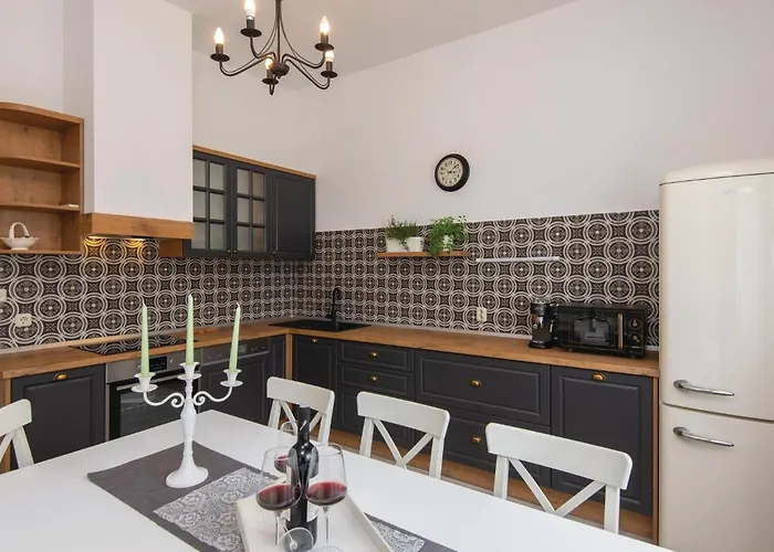 4 Bedroom Lovely In Nyaraló *