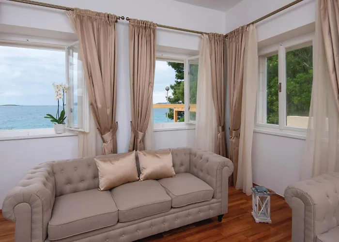 4 Bedroom Lovely In *