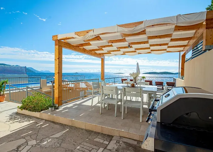 4 Bedroom Lovely In Orebić