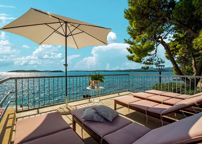 Nyaraló 4 Bedroom Lovely In