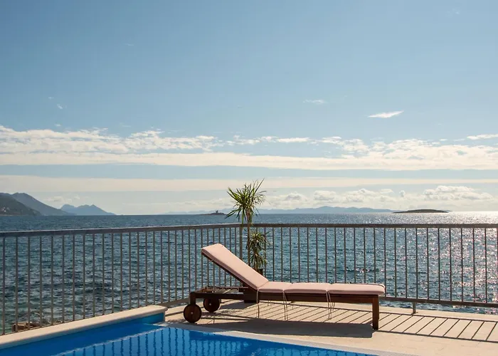 4 Bedroom Lovely In Orebić