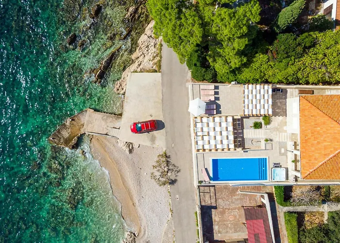 4 Bedroom Lovely In * אורביץ