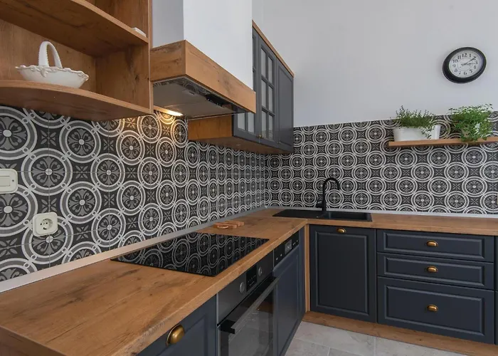 4 Bedroom Lovely In בית נופש אורביץ