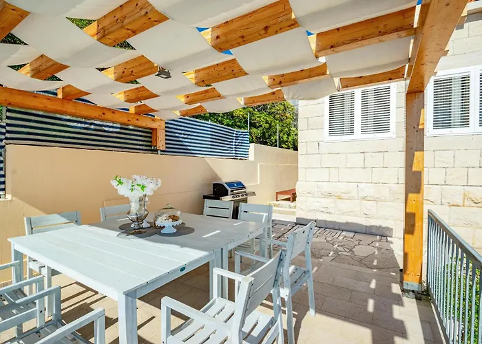 4 Bedroom Lovely In בית נופש *