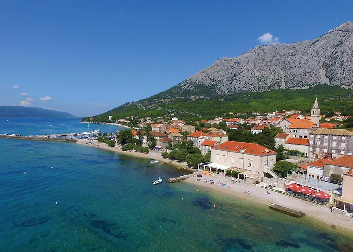 בית נופש 4 Bedroom Lovely In