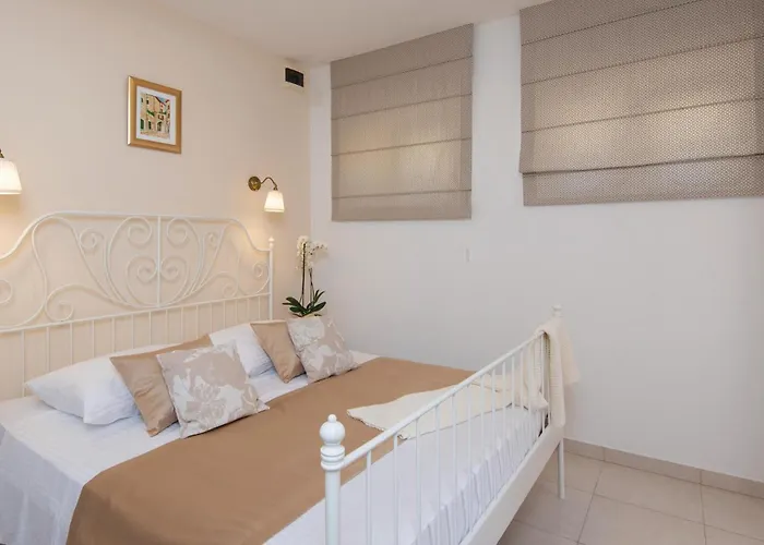 4 Bedroom Lovely In Orebić