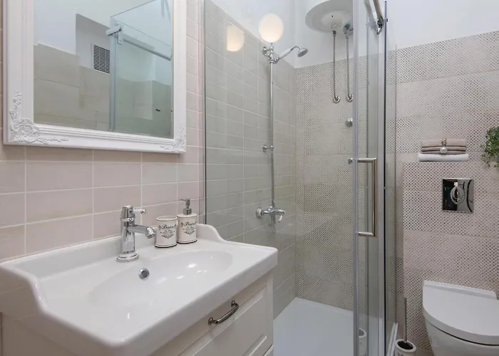 בית נופש 4 Bedroom Lovely In *