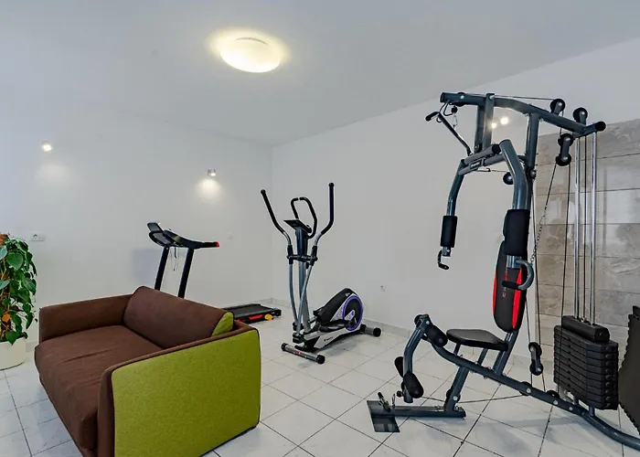 4 Bedroom Lovely In *