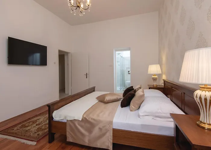 4 Bedroom Lovely In * אורביץ