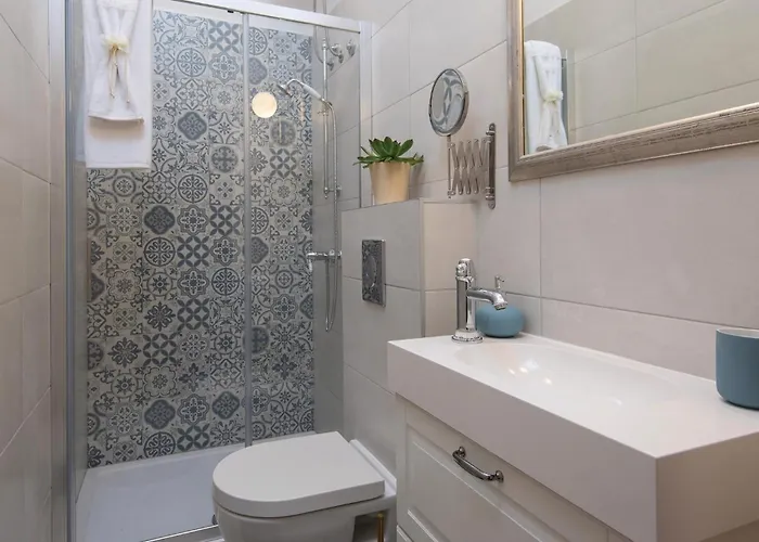 בית נופש 4 Bedroom Lovely In