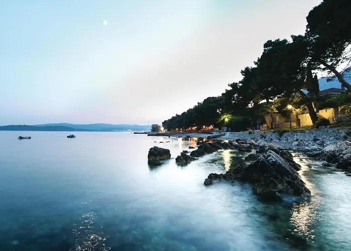 4 Bedroom Lovely In אורביץ